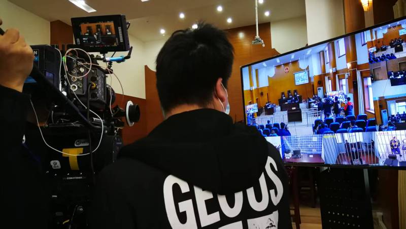 AI生成VS人工创意——湖州广告片拍摄公司的技术浪漫主义实践