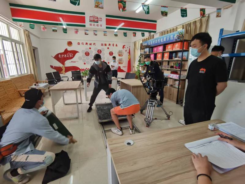追星女孩心理学分析报告：湖州广告片拍摄公司揭秘饭圈应援式传播逻辑